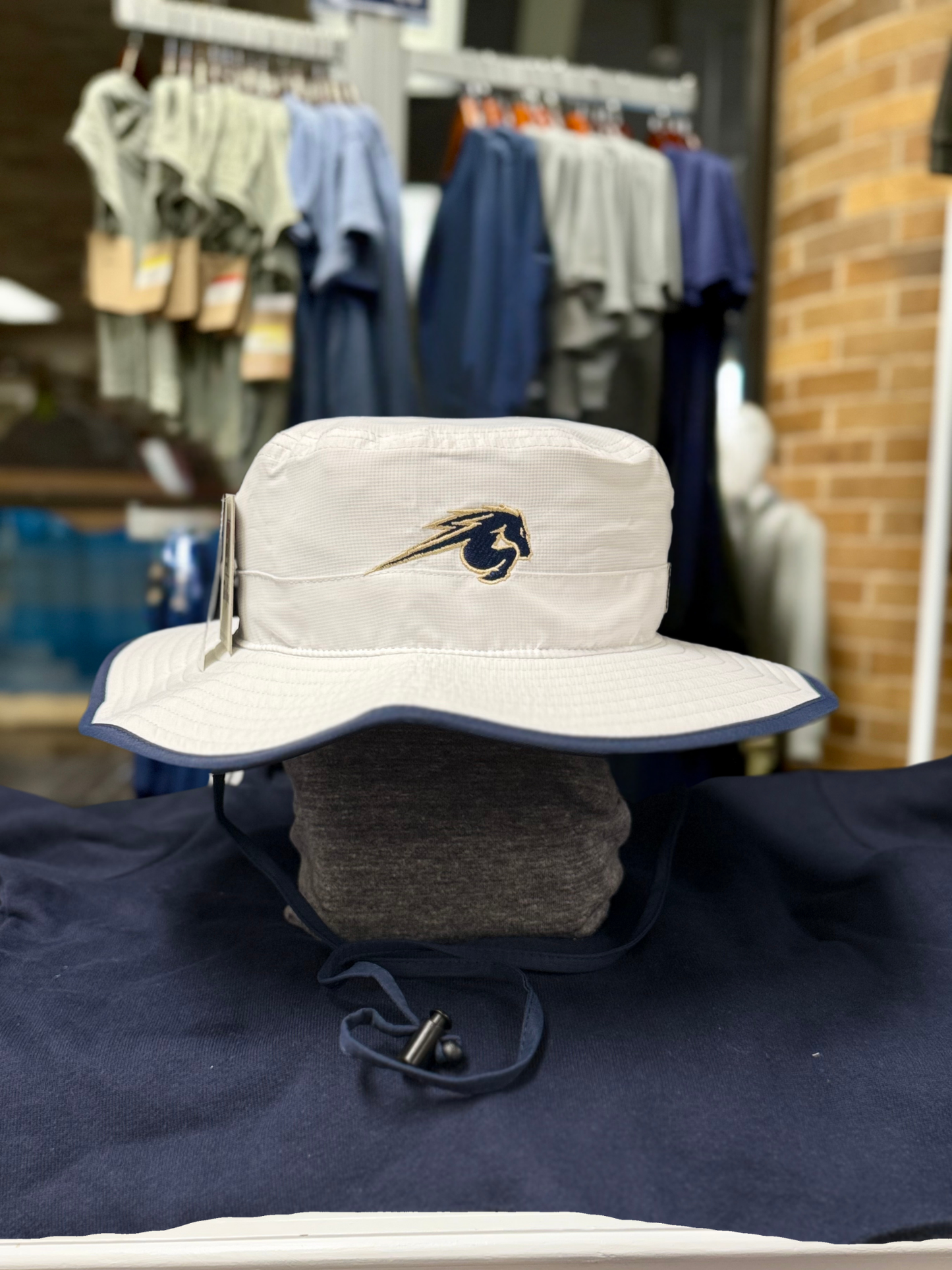 Charger Sun Hat, white