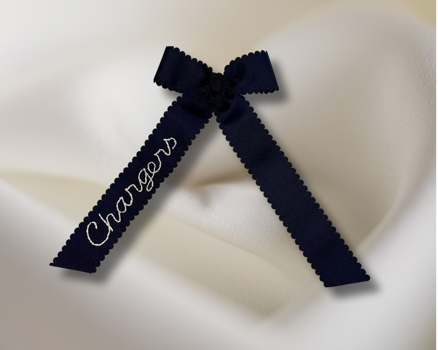 Medium Scalloped Bow, navy, Chargers stitched